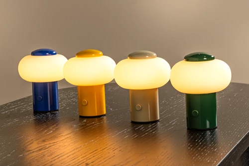 Lucide GUSTAV - Lampe de table Rechargeable - Batterie/Piles - Ø 8 cm - LED Dim. - 1x0,8W 2700K - Crème | Essential - ambiance 2